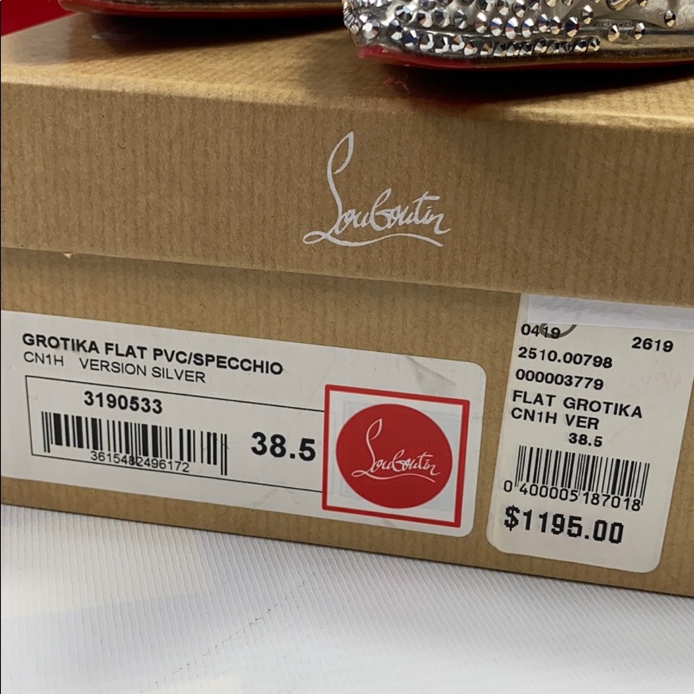 Christian Louboutin Women's Grotika Flats 38.5 NEW - Picture 16 of 16